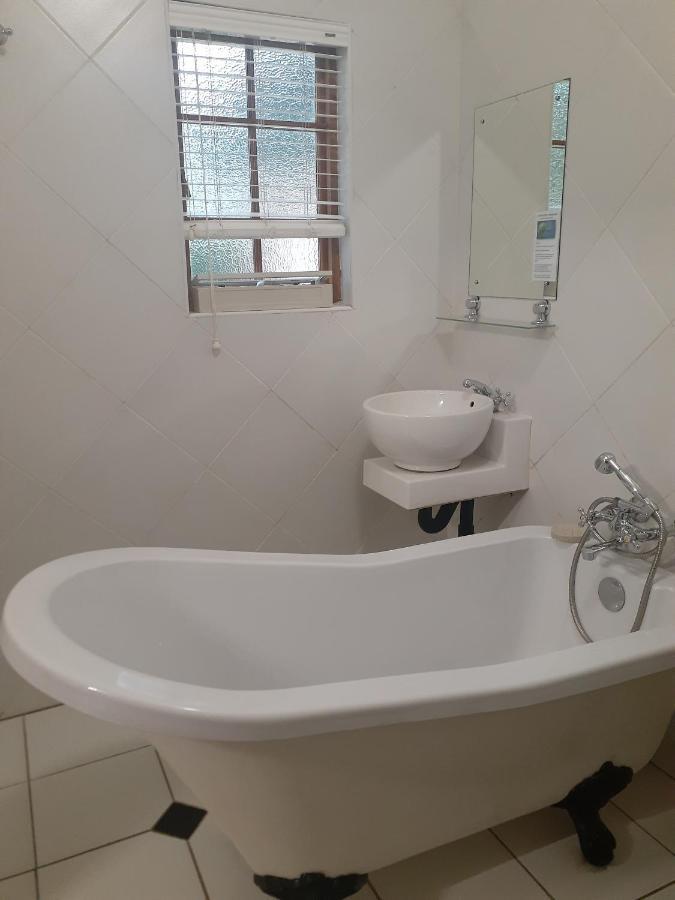Sandstone Chameleon Guest House Fouriesburg Ngoại thất bức ảnh