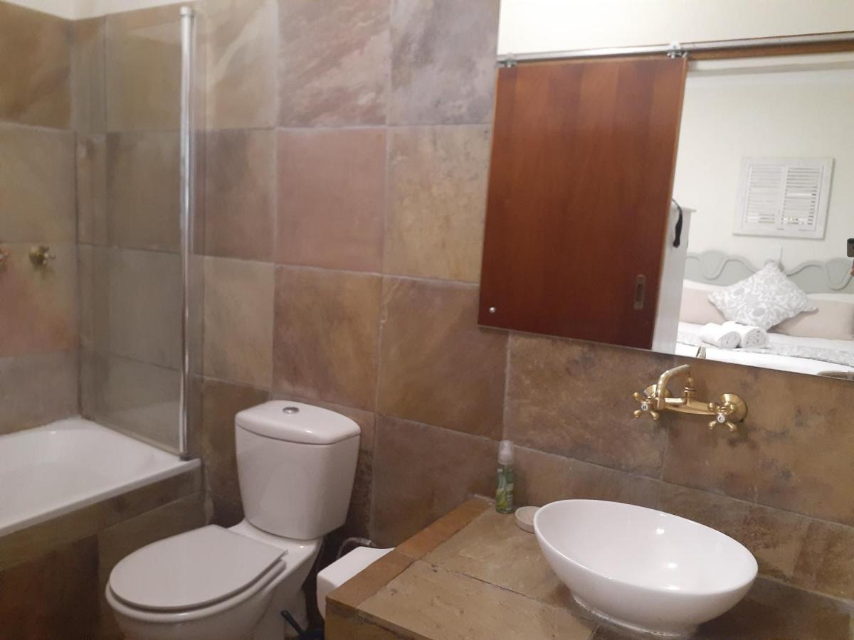 Sandstone Chameleon Guest House Fouriesburg Ngoại thất bức ảnh